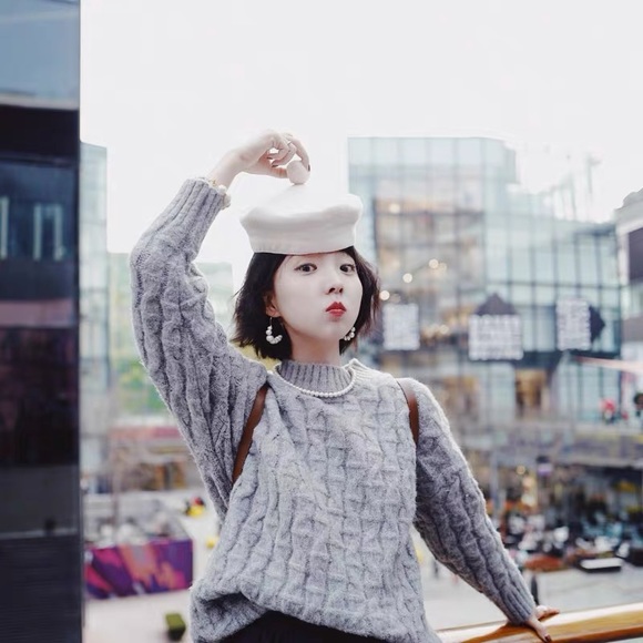 Japan Cotton Pearl Heart Shape Hoop Earrings - Picture 3 of 4